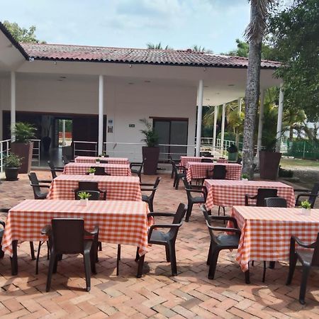 Arizona Ranch Hotel Girardot Ngoại thất bức ảnh