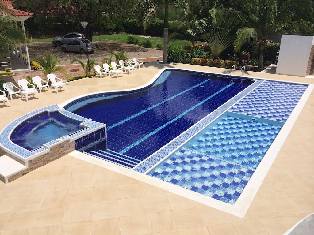 Arizona Ranch Hotel Girardot Ngoại thất bức ảnh