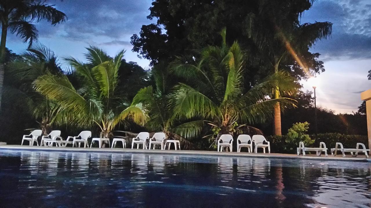 Arizona Ranch Hotel Girardot Ngoại thất bức ảnh